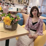 当所有人都在向前走的时候，你应该捉紧步伐加快脚步，因为只有走在别人的前面才有出头之日。