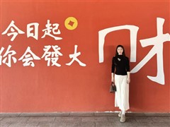 小时候爸爸妈妈带着我的弟弟