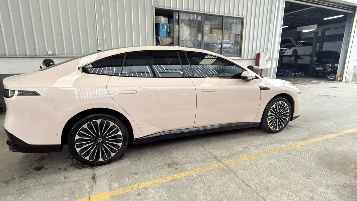 AD9E67FC-0430-441B-9E8C-45660AE1E04D